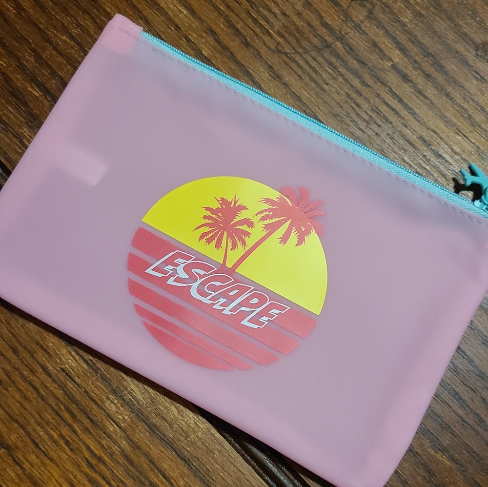 Nwot makeup bag